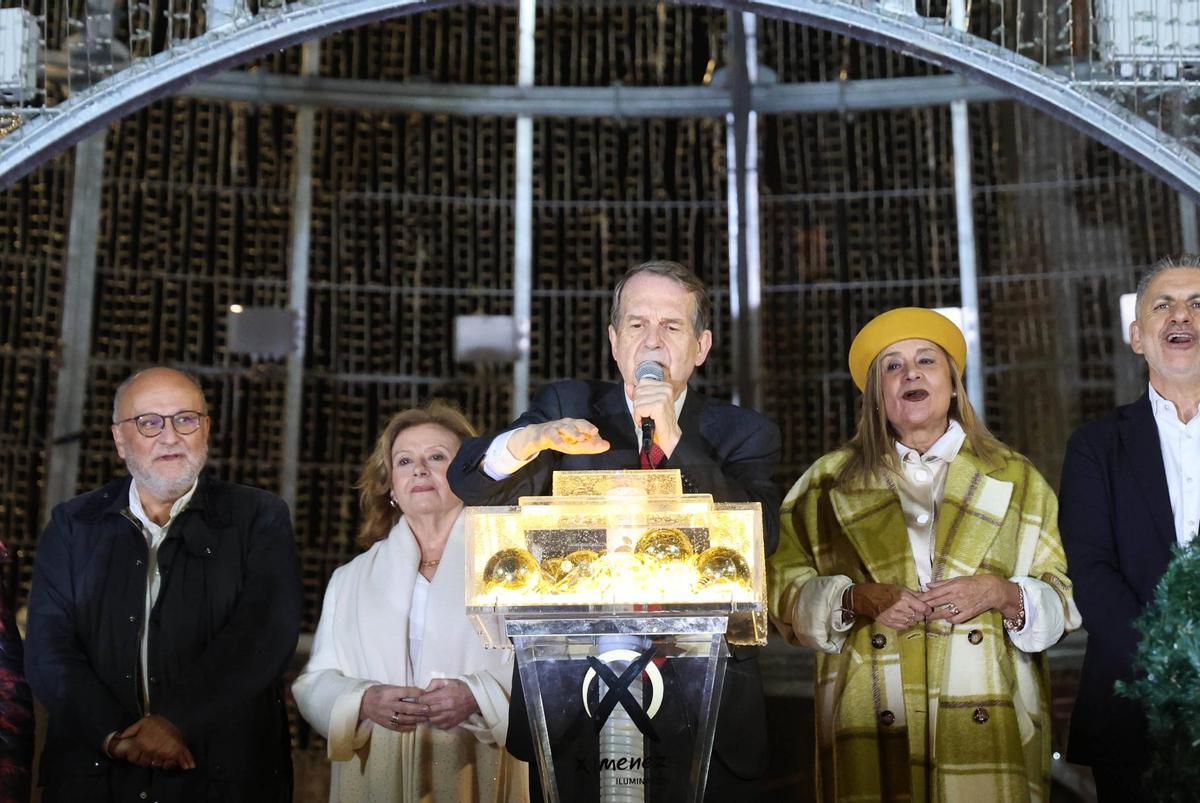 Vigo enciende la Navidad más grande de su historia ante miles de personas