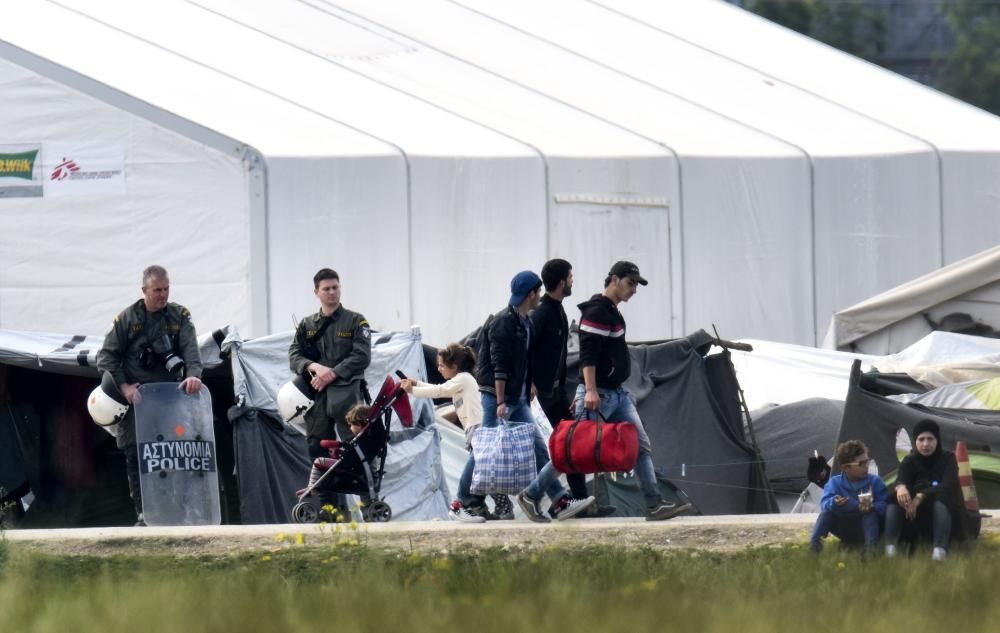 Desallotjament del camp de refugiats d''Idomeni