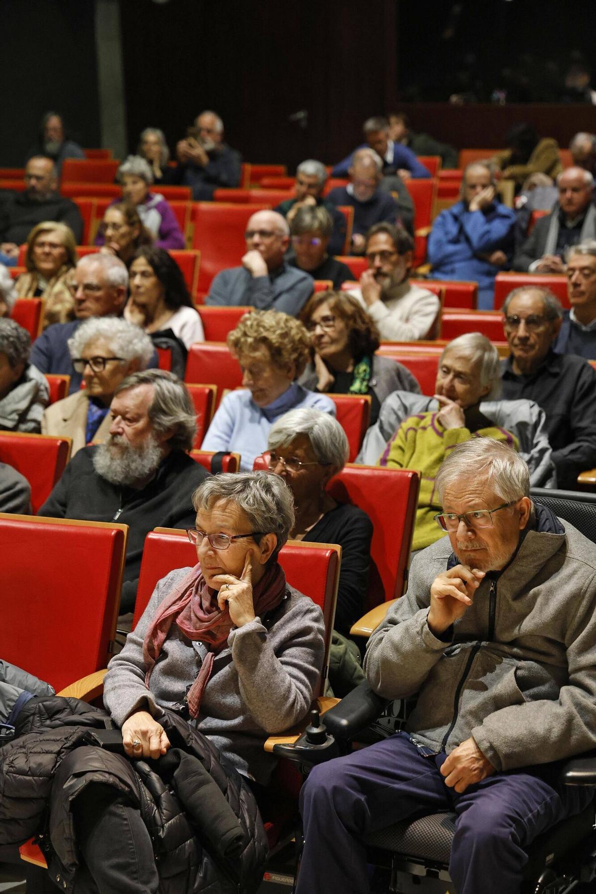 Girona. Auditori Irla. Presentacio de la novel·la "La darrera paraula" de Toni Strubell.