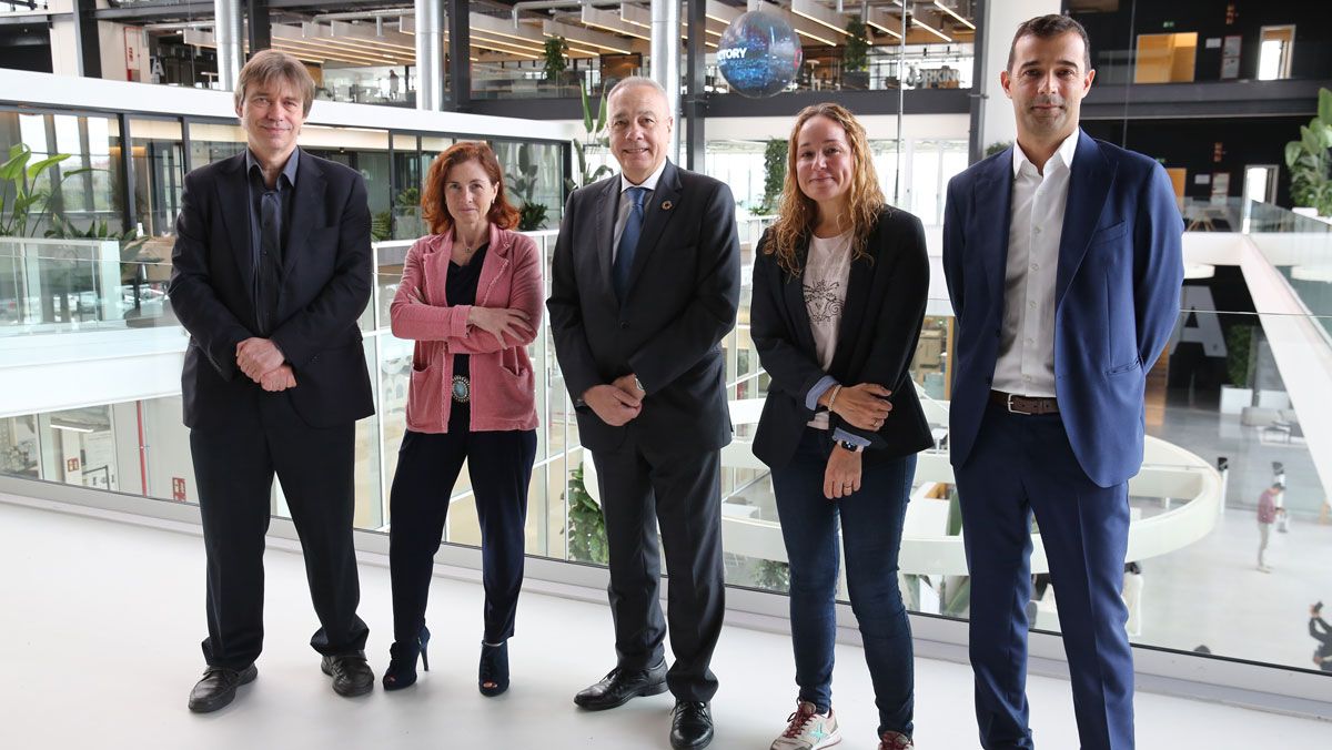 Los participantes en la mesa redonda sobre Industria 4.0 celebrada en DFactory Barcelona