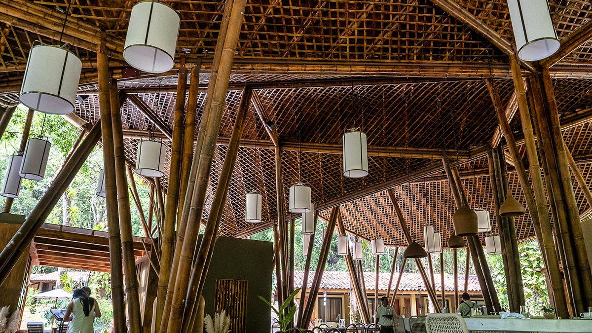 La arquitectura combina materiales naturales con todas las comodidades actuales.
