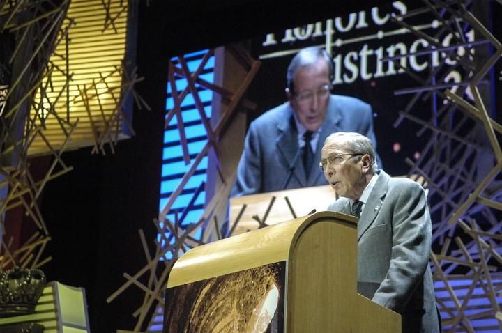 ENTREGA DE HONORES Y DISTINCIONES DEL CABILDO DE ...