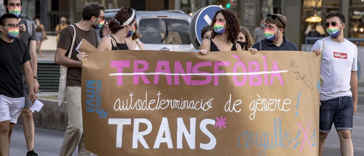 Una protesta del colectivo trans durante la pandemia.