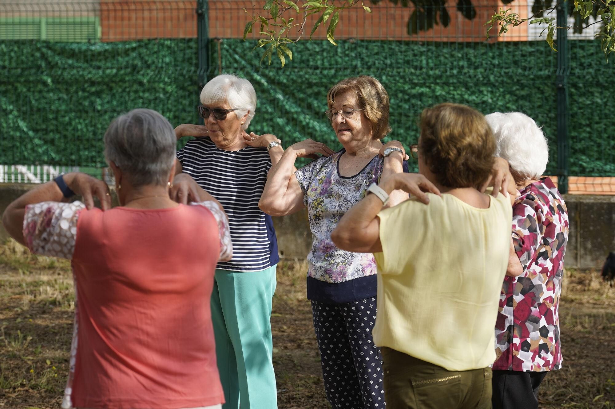 Salt CAP Alfons Moré transformació i reforma de l’atenció primària fisioterapeuta activitat amb persones de risc millora mobilitat