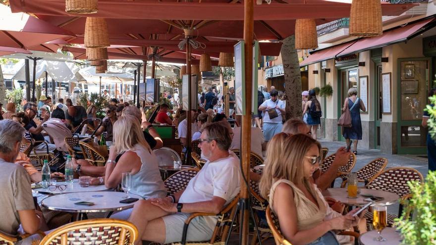 BBVA alerta del agotamiento del modelo turístico de Baleares: saturación turística, falta de vivienda y desaceleración económica