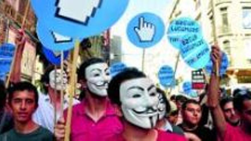 Crece la protesta en Turquía contra la censura en internet