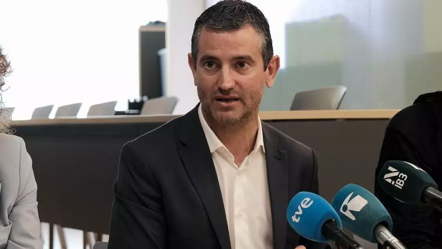 Serra atribuye el aumento de delitos en Sant Antoni a la falta de recursos del Estado