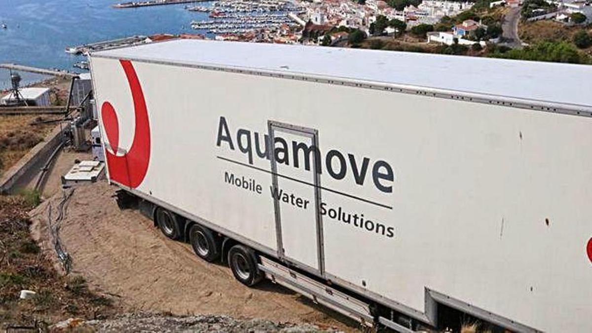 Una desalinizadora móvil, en el Port de la Selva, en agosto del 2018.