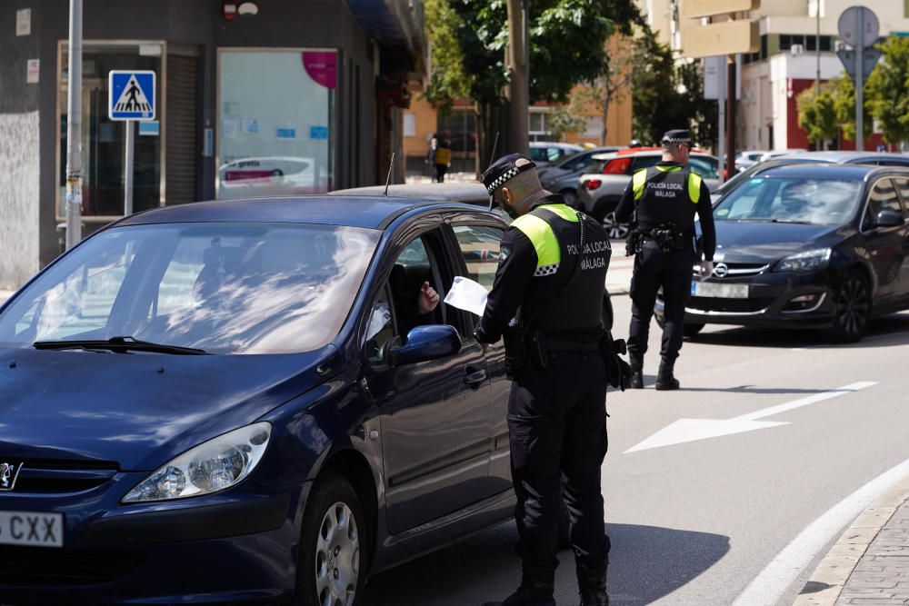 Controles de tráfico de la Policía Local en la avenida de las Américas.