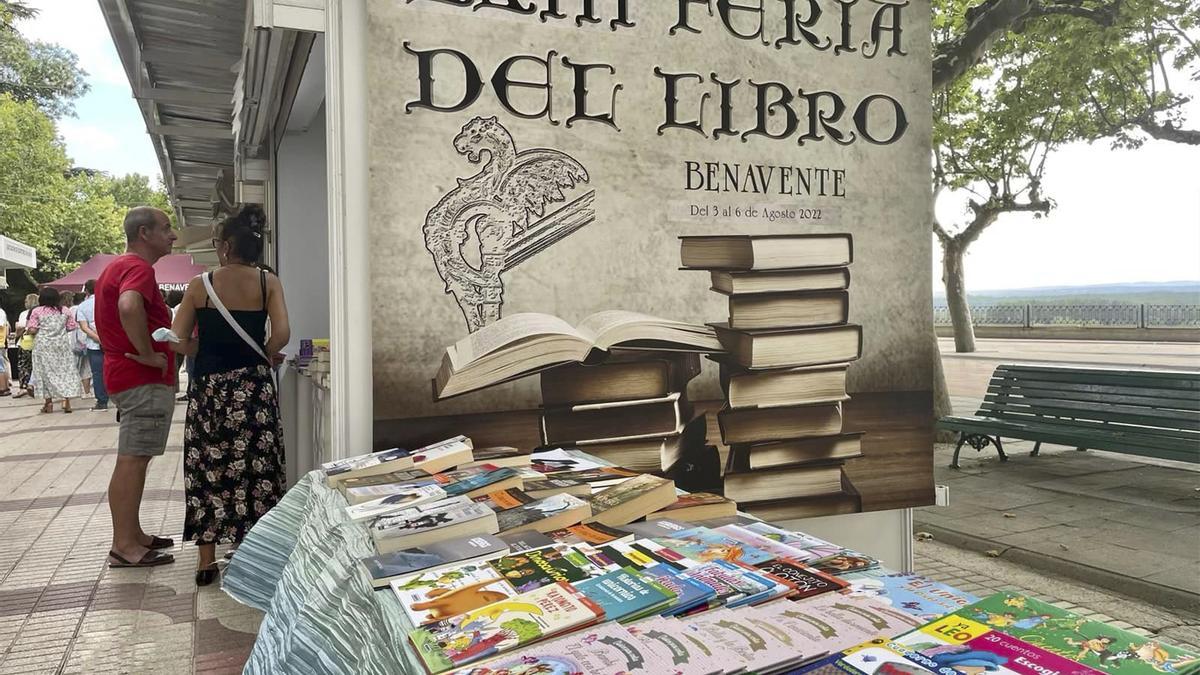 Imagen de una caseta en la anterior edición de la Feria del Libro de Benavente.