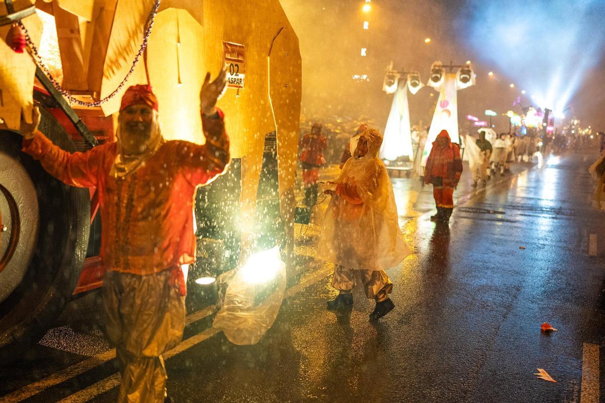 Los Reyes Magos traen la lluvia a Barcelona