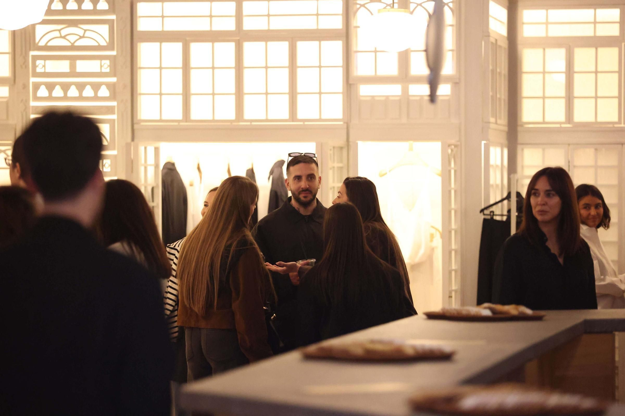 Reinauguración de la primera tienda de Zara: un homenaje a la Marina y una colección exclusiva