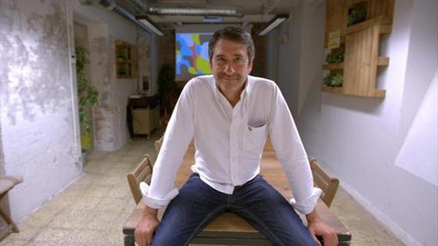Jesús Vega, en su oficina de Madrid, poco antes de viajar a Rusia a dar una conferencia.
