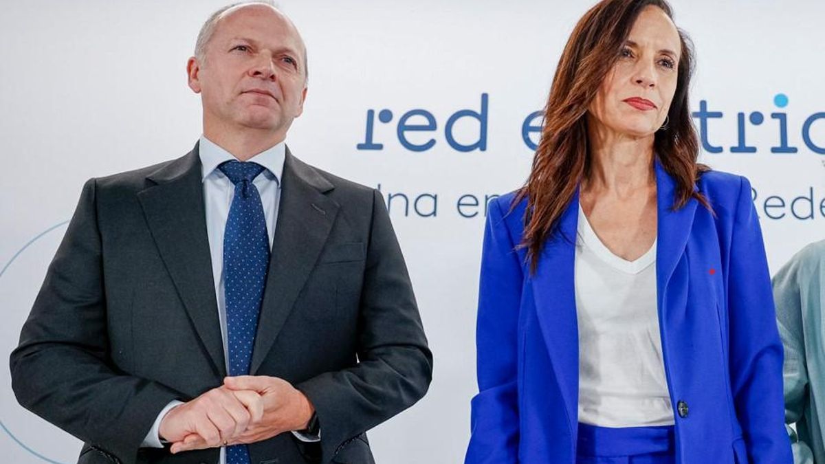 El consejero delegado de Redeia, Roberto García Merino, y la presidenta de Redeia, Beatriz Corredor.