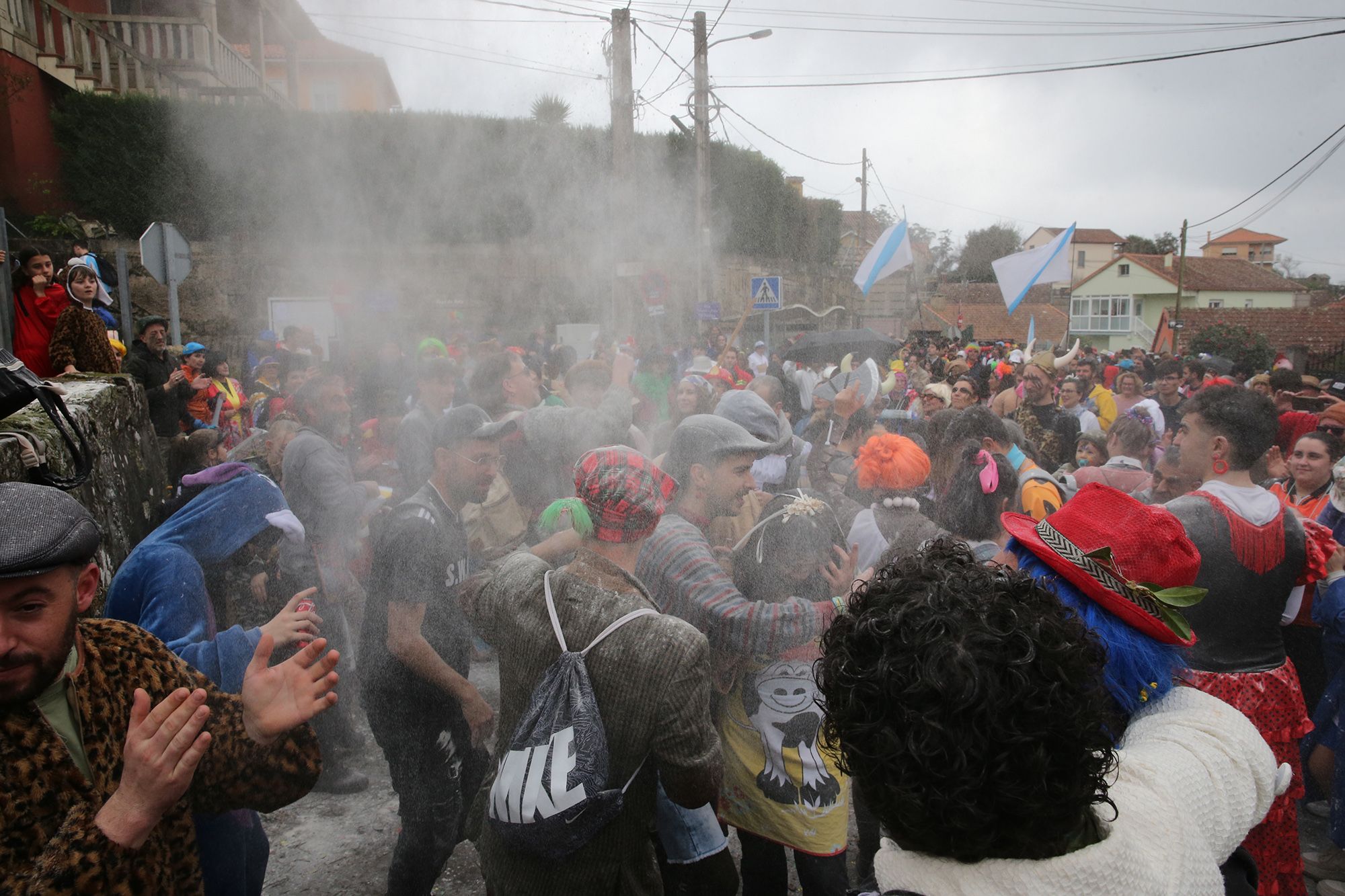 Búscate en las fotos del fin de fiesta del Entroido de O Hío