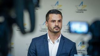 CC reclama a Sánchez “dos horas de sus vacaciones” en Lanzarote para abordar la emergencia migratoria