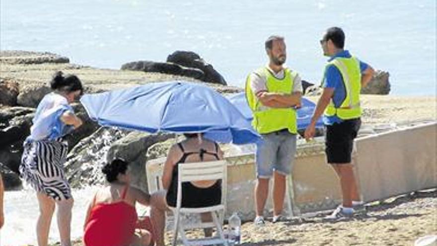 Muere por un infarto un bañista de Madrid en una playa de Vinaròs