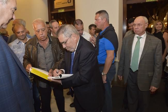 Presentación del libro sobre el entrenador de ...