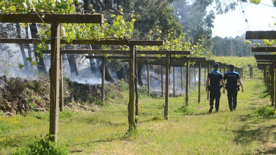 Agentes de la Policía de Vilanova durante un dispositivo . | Noé Parga