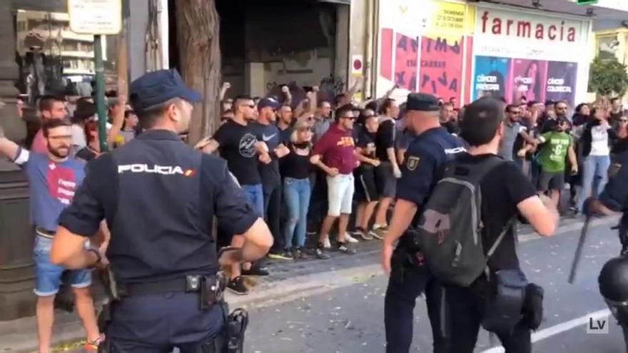 Manifestación del 9 d'Octubre en Valencia: Cargas policiales