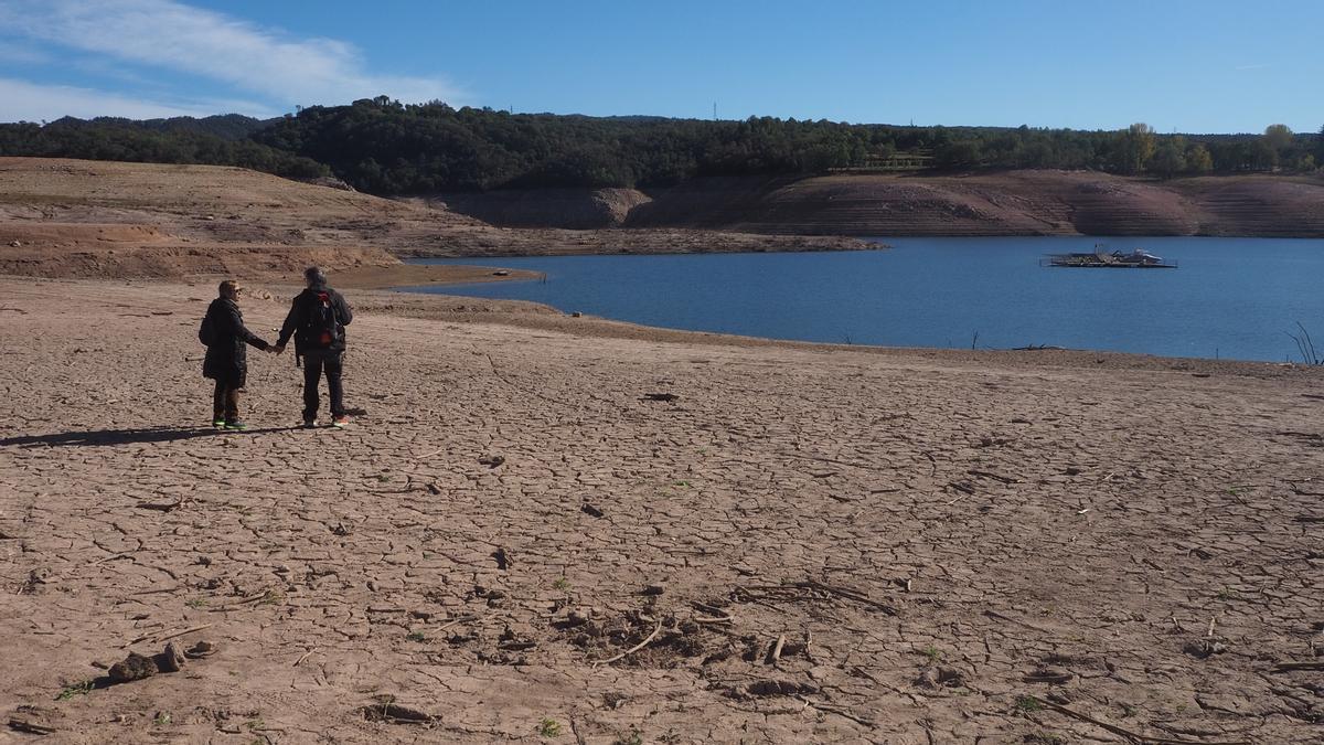 Turismo de sequía en el pantano de Sau