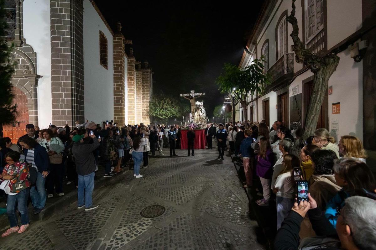 Recorrido de las imágenes por las calles de Teror.
