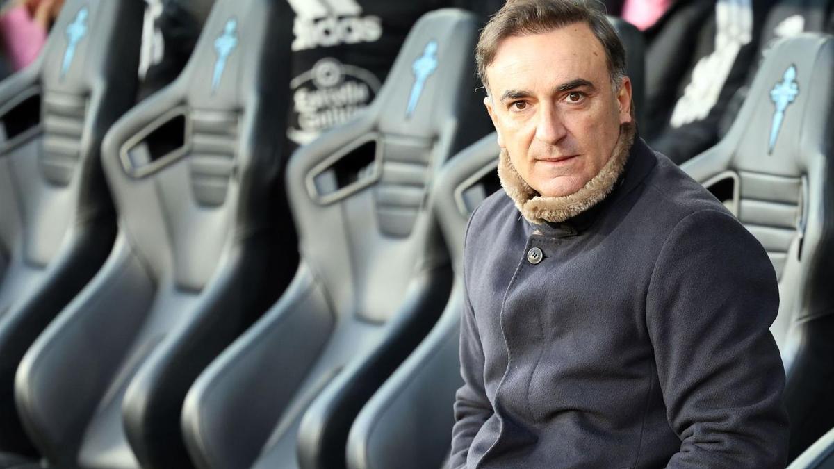 Carlos Carvalhal, en el banquillo de Balaídos, antes del partido contra el Athletic.