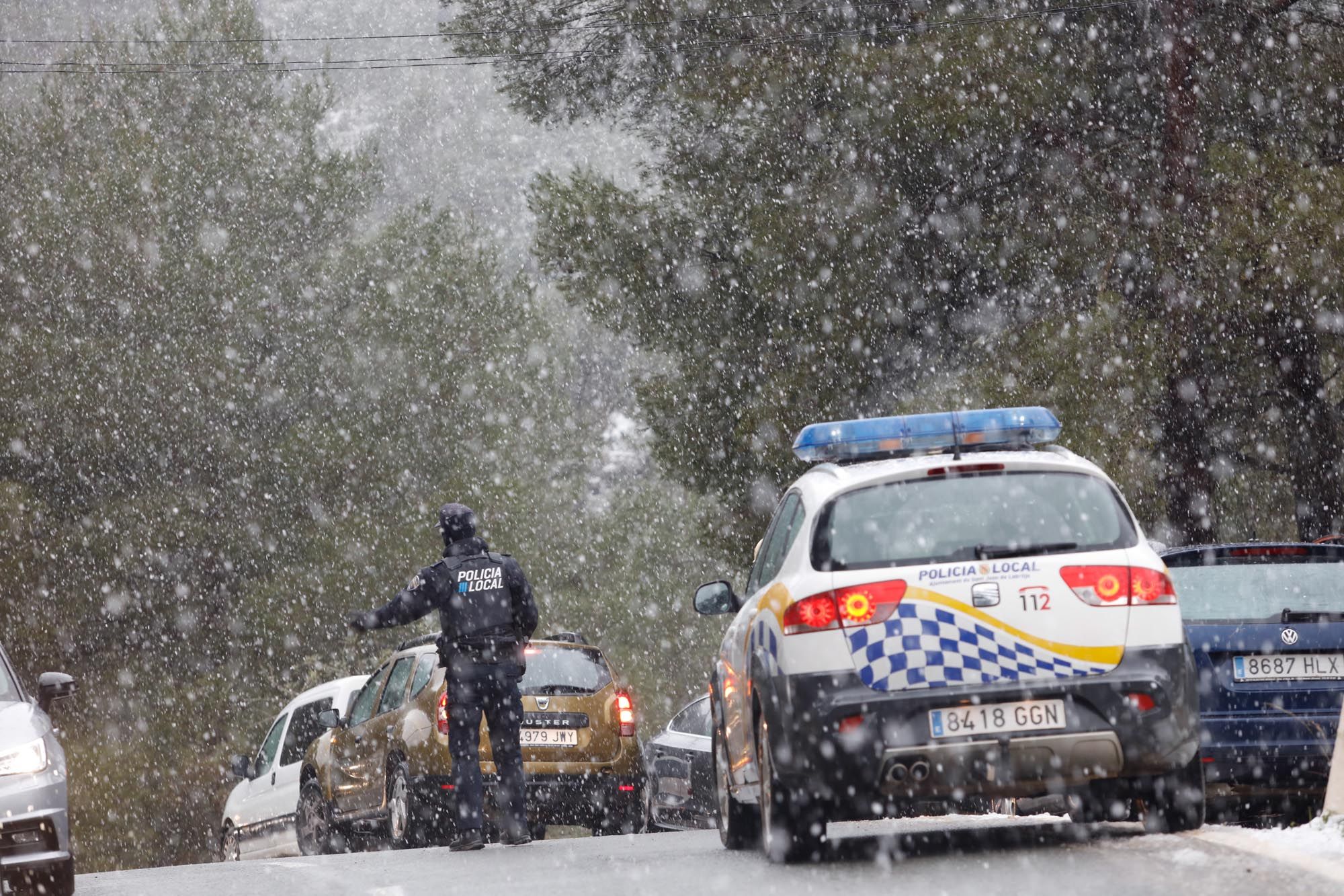 Galería de imágenes de la nieve por la borrasca Juliette en Ibiza