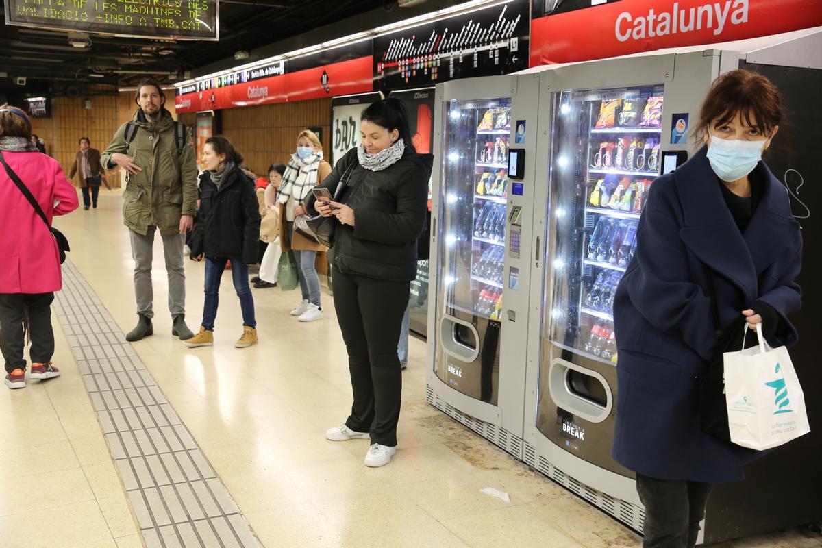 Último día de la mascarilla obligatoria en el transporte público