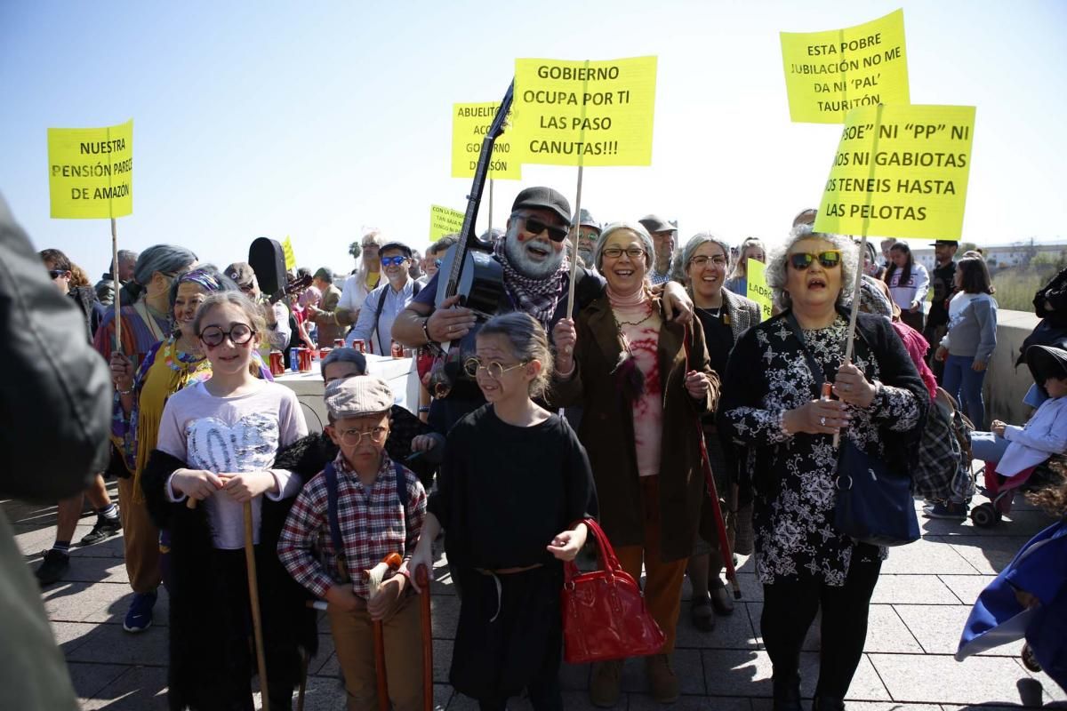 Carnaval de Córdoba: pasacalles en la Calahorra y fiesta infantil en el Bulevar