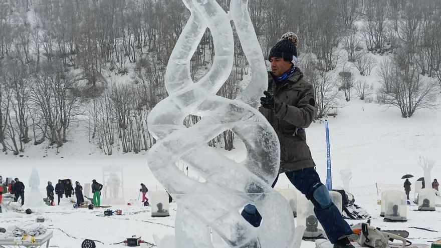 Enrique Jordá vuelve a esculpir sobre el hielo de los Alpes
