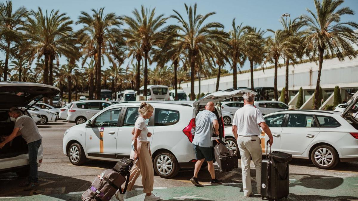 Taxis en el aeropuerto de Palma.