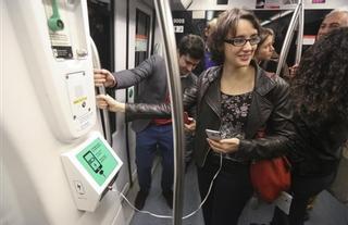 El pleno de BCN pide la cabeza de Mercedes Vidal por la huelga del metro