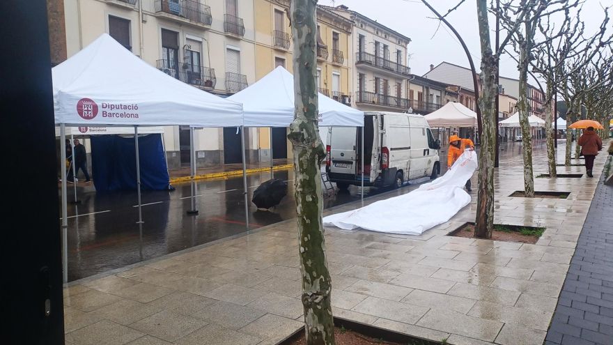 La pluja obliga a suspendre la Fira de Sant Josep de Gironella