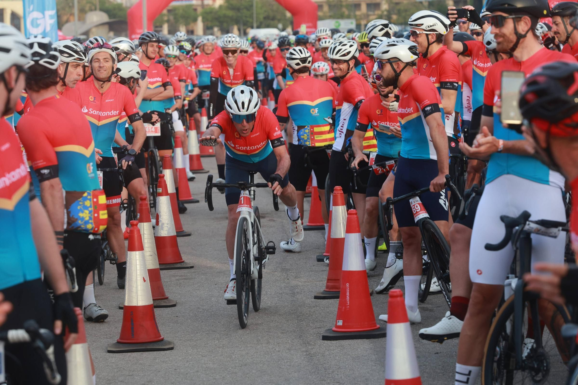 Búscate en el Gran Fondo por València 2025