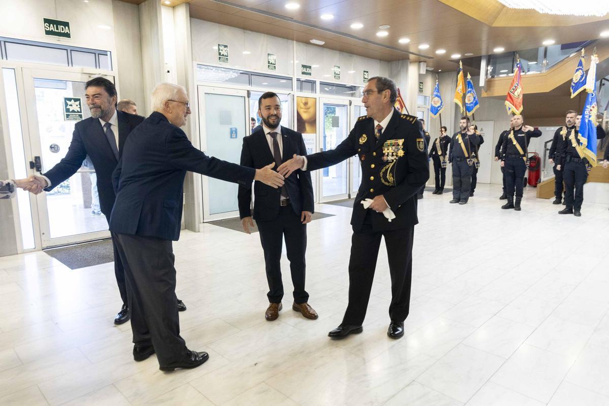 La Policía Nacional conmemora en Alicante el 202 aniversario de su creación