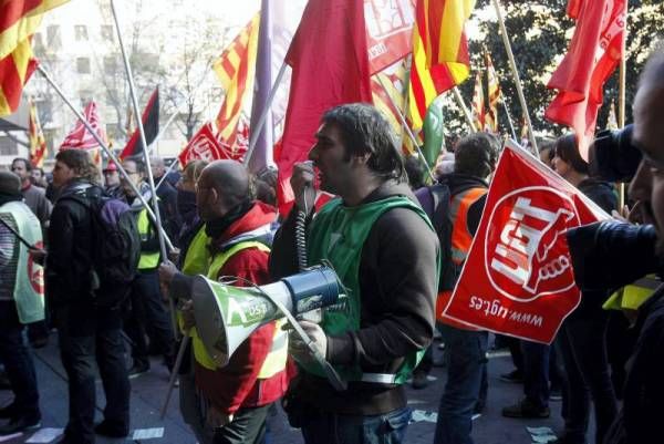 Las imágenes de la jornada de huelga en Zaragoza