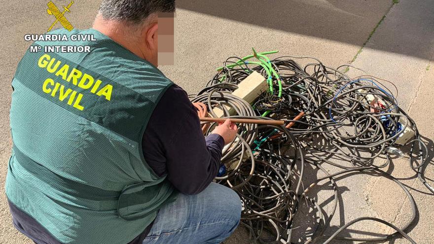 Desmantelada banda de cinco personas que robaba en naves y casas de Cartagena