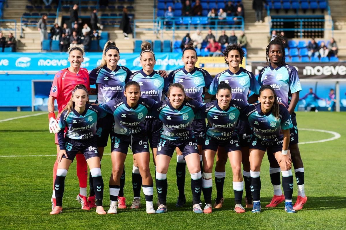 Alineación del Costa Adeje en Palamós.