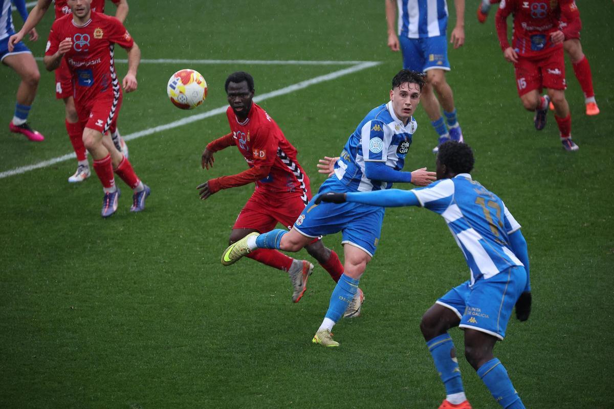 El Fabril gana al Sarriana (2-1) sobre la hora