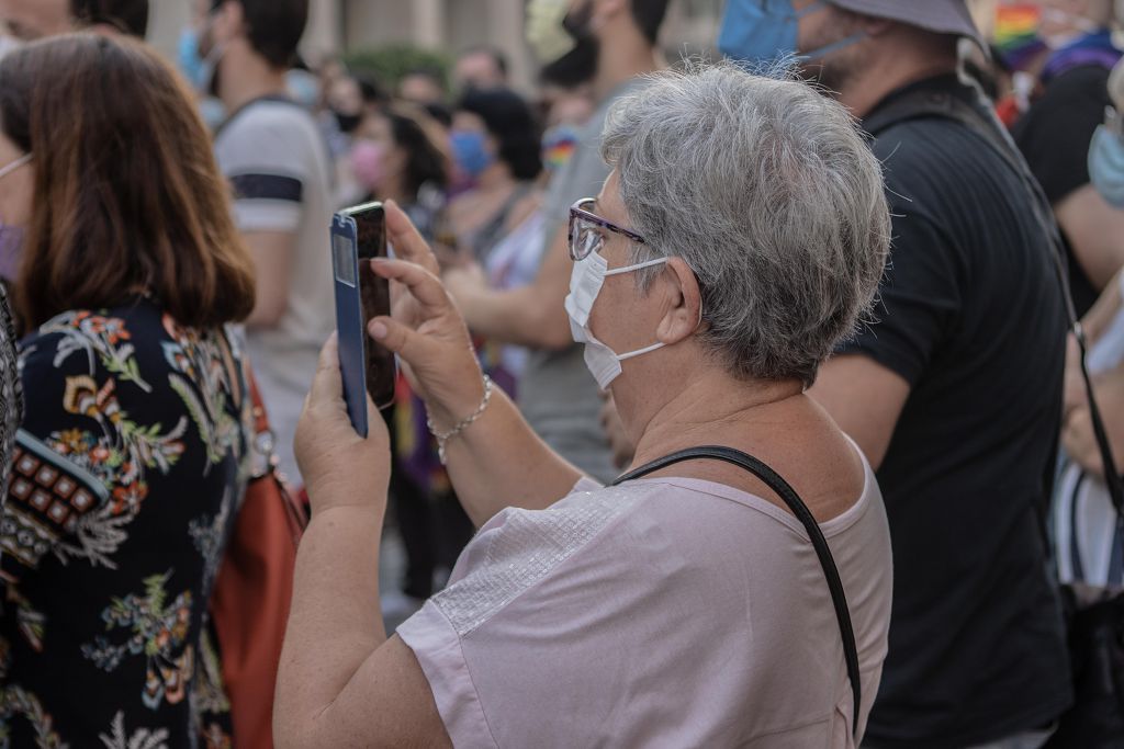 Concentración en Cartagena para pedir justicia por el asesinato homófobo cometido en Galicia