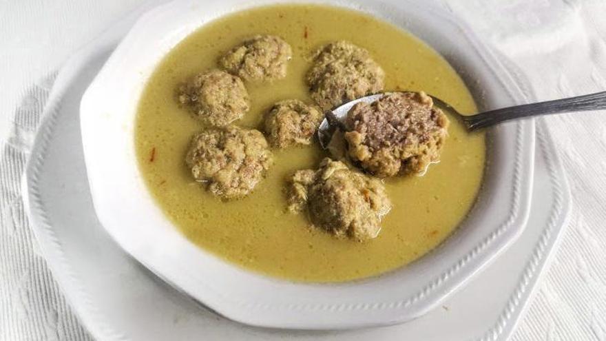 Receta para Navidad típica de Córdoba: albóndigas en caldo