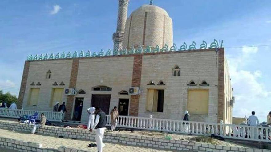 Masacre del Estado Islámico en una mezquita del Sinaí en Egipto