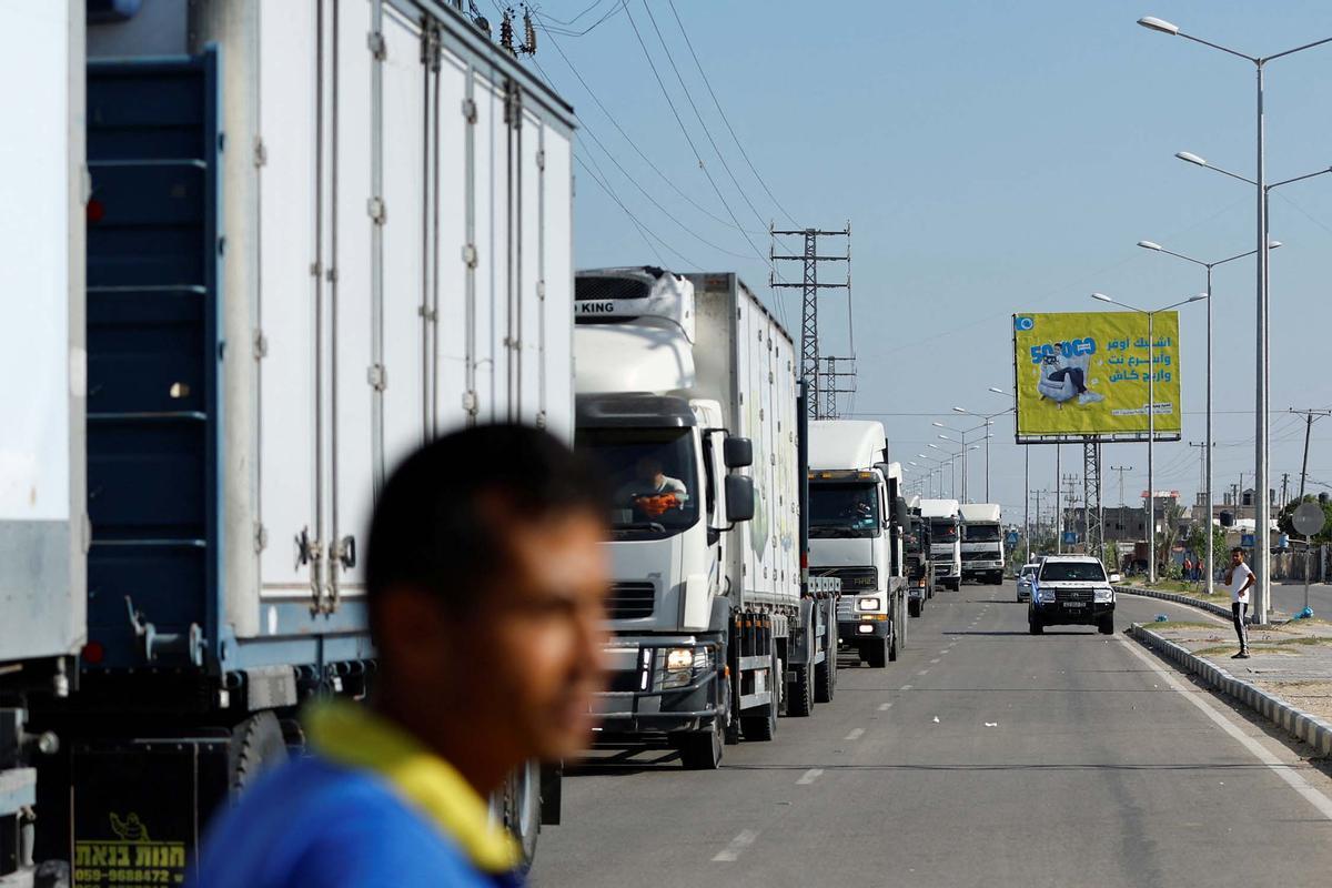 El cruce de Rafah, abierto: entran los primeros camiones de ayuda humanitaria a Gaza