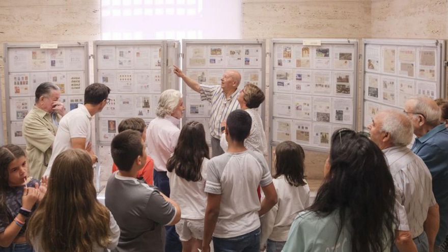 Exposición, en el edificio de Correos.|  Roi Cruz