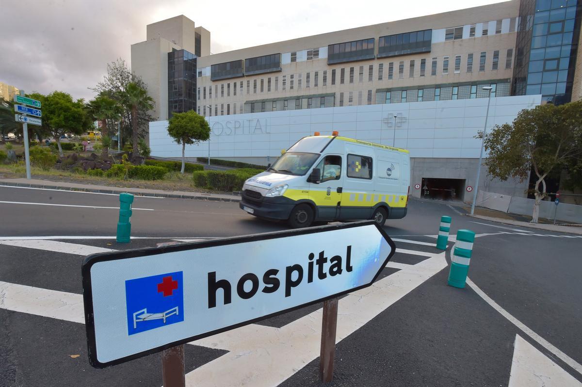 El Hospital Doctor Negrín es el único espacio de la ciudad con un baño adaptado.