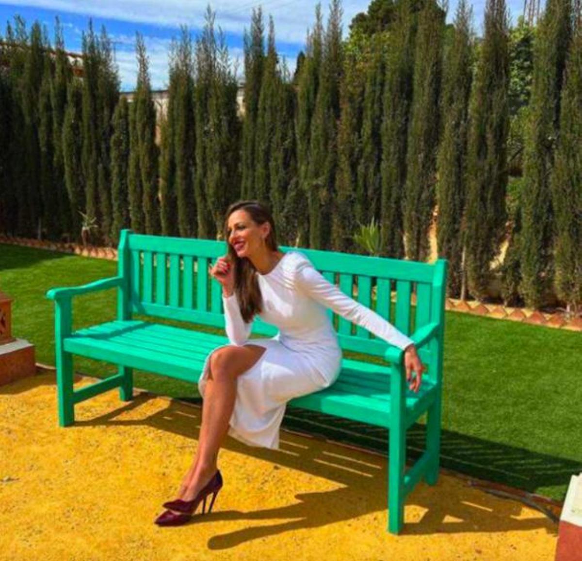 El banco que preside el jardín de Eva González