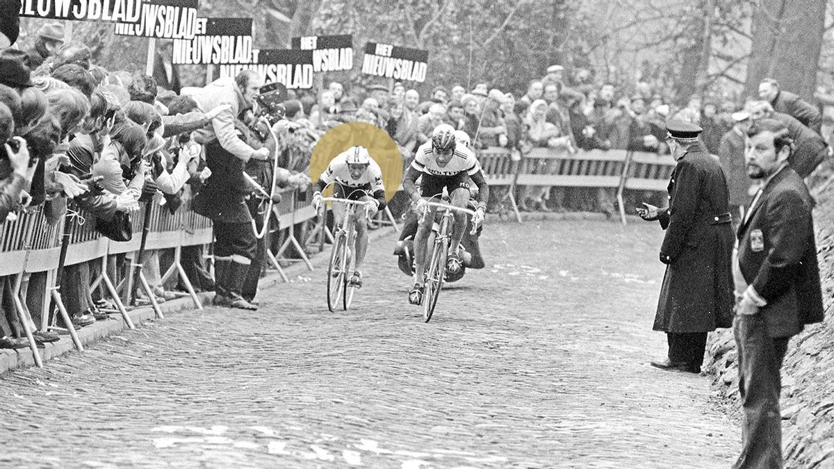 Verbeeck y Merckx, durante el Tour de Flandes de 1975.