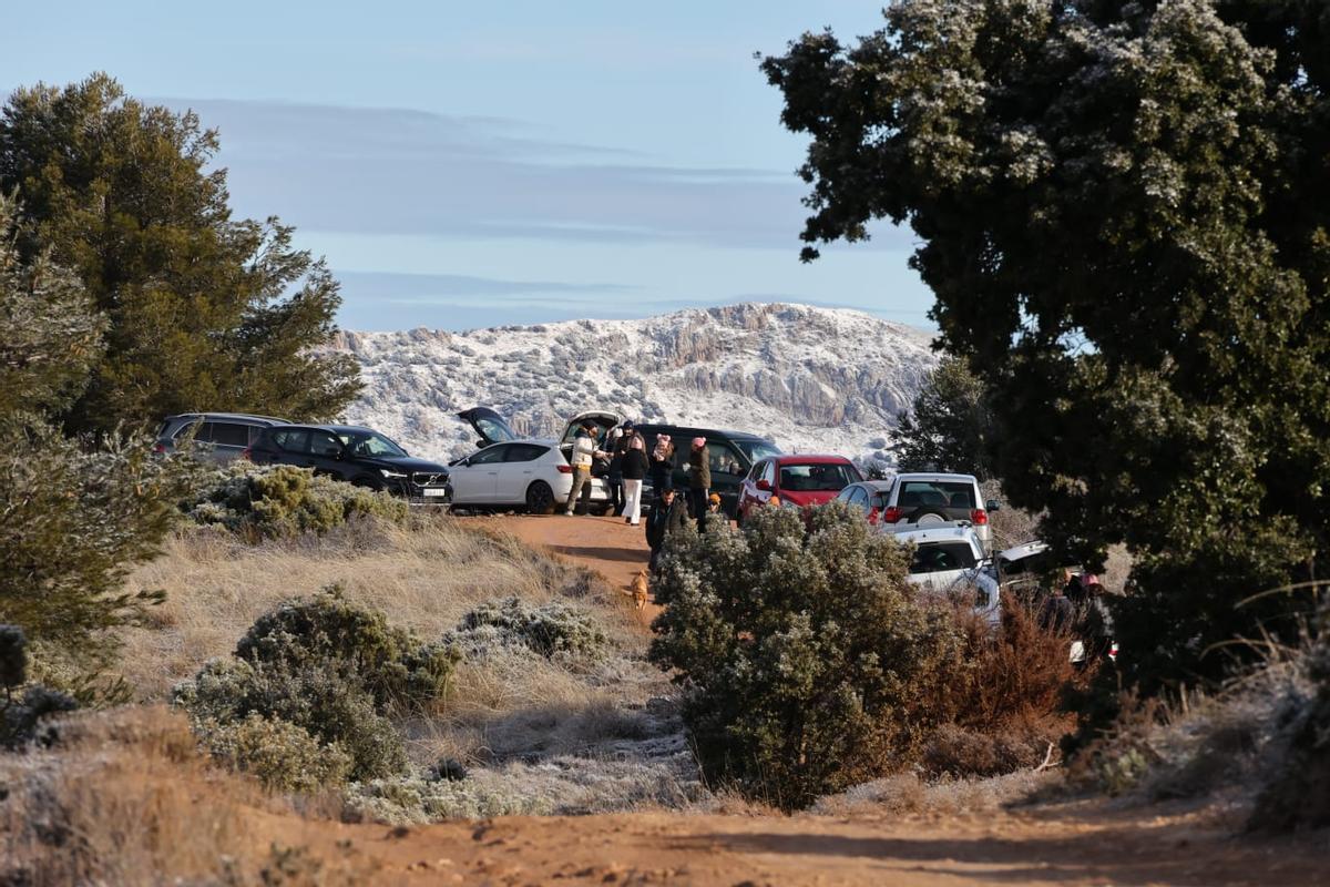 Aitana congrega a familias y visitantes para ver la nieve el Día de Reyes