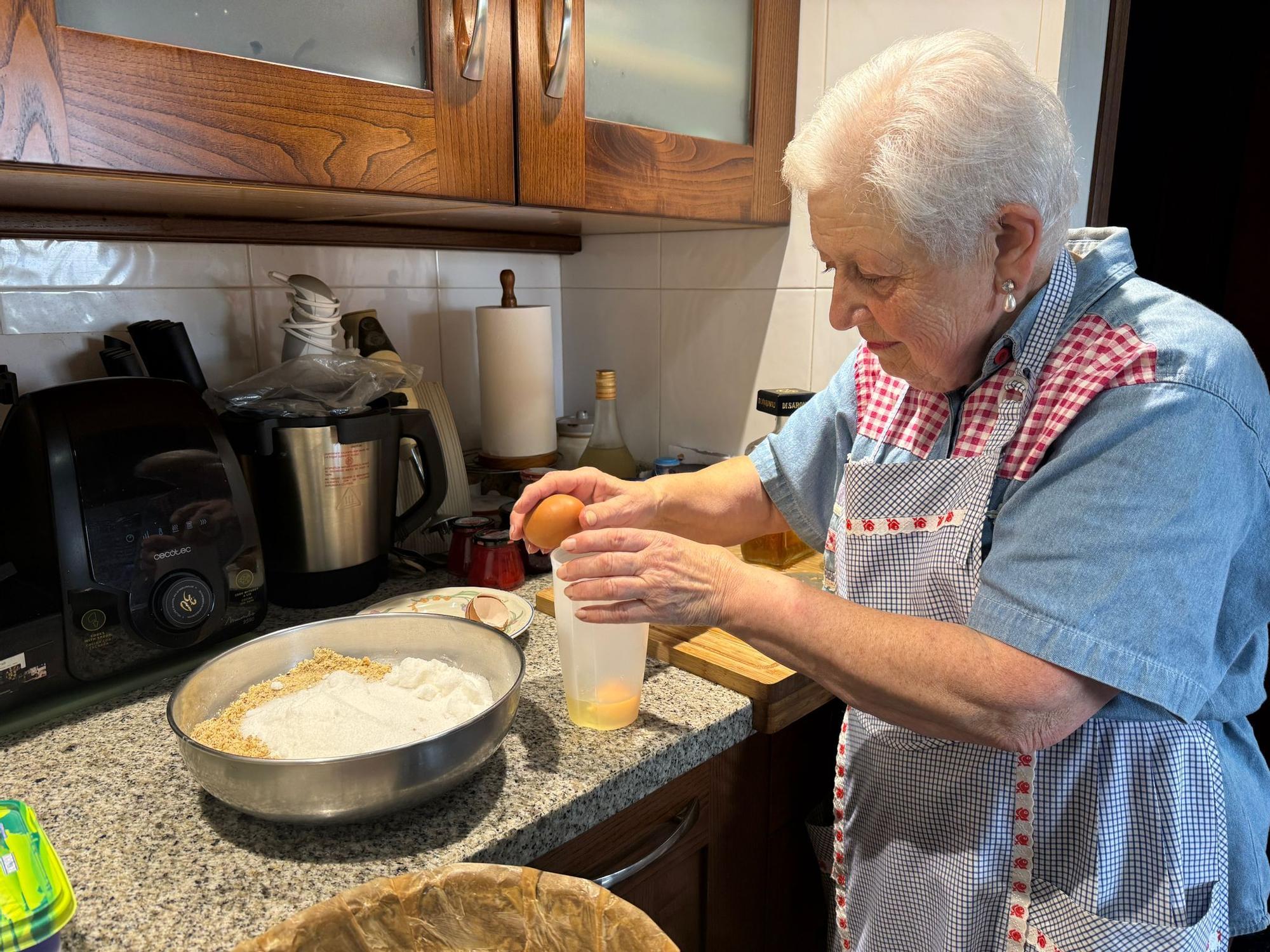 En imágenes: Así hace Alicia Castiello su tarta arriera para la fiesta de Camoca